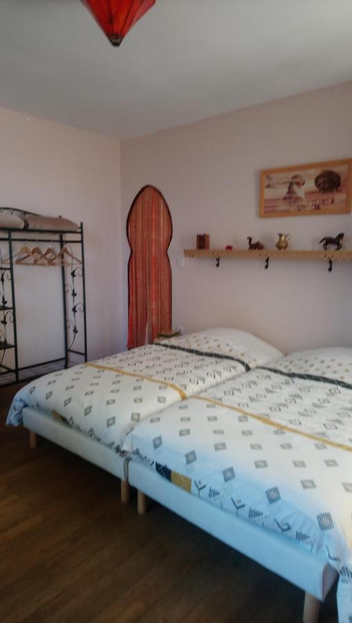 Chambre D'Hote Dans Maison Atypique Possibilite 1 Lit Supplementaire Pour 15 Euros Sancoins Bagian luar foto