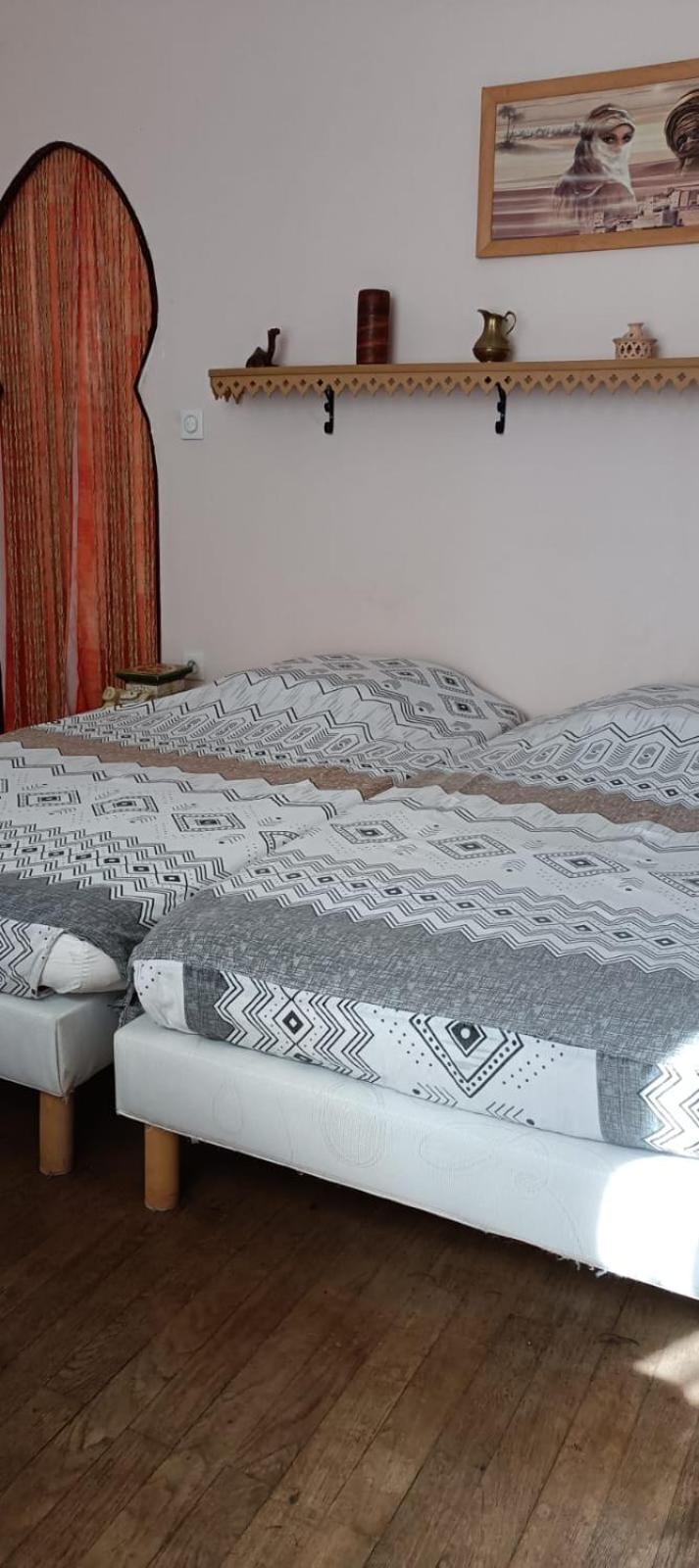 Chambre D'Hote Dans Maison Atypique Possibilite 1 Lit Supplementaire Pour 15 Euros Sancoins Bagian luar foto